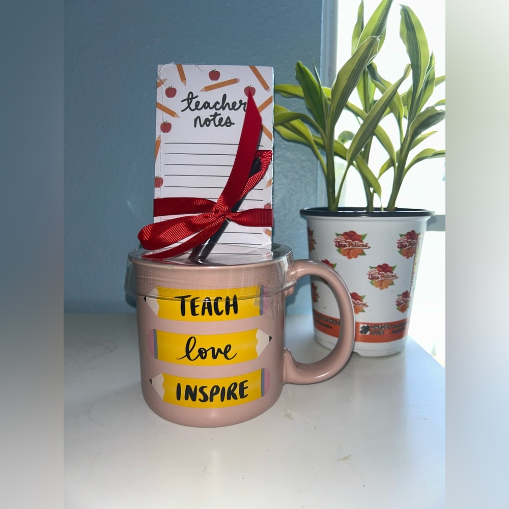 NWT Teacher Mug with Notepad